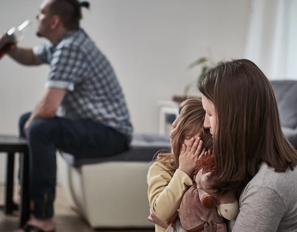 Alcoholism & Family Dynamics: A Closer Look at Alcoholic Family Roles