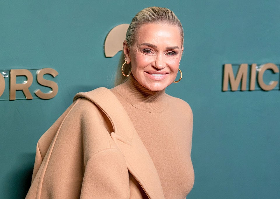 Almond Mom - Yolanda Hadid